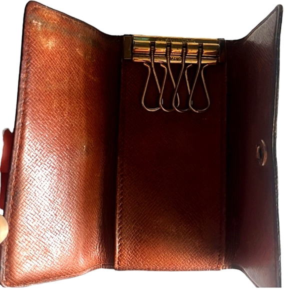 LOUIS VUITTON AUTHENTIC LEATHER SIGNATURE MONOGRAM KEYHOLDER UNISEX EUC - Picture 5 of 7